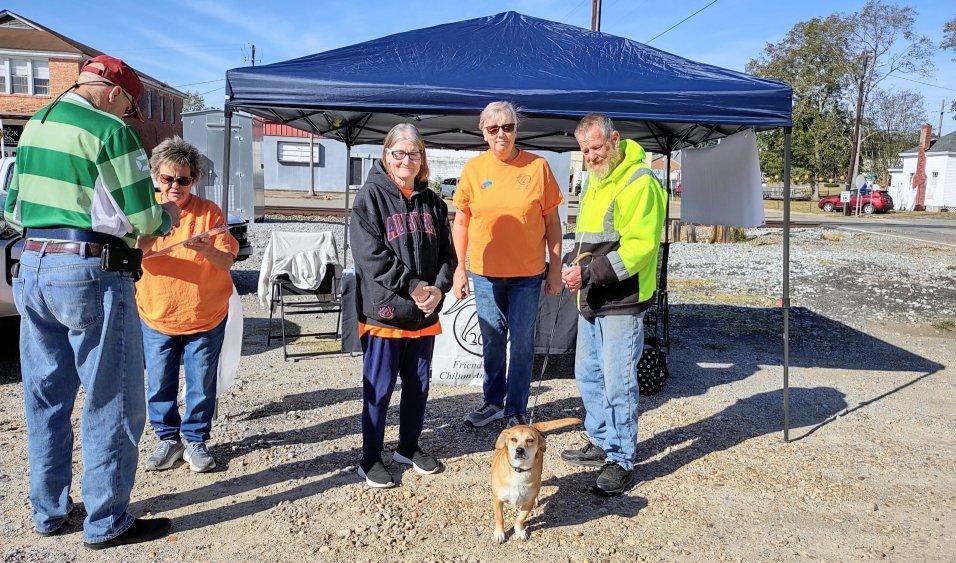 Distributing Food to Seniors in Maplesville Alabama